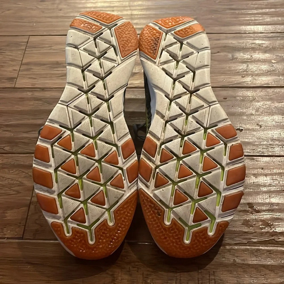 Nike Mens Free Train Force Flyknit Wolf Grey/Light Grey Yellow Swoosh Size 14 - Picture 5 of 5